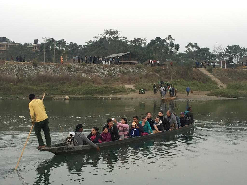 Chitwan Safari Camp & Lodge ソーラハ エクステリア 写真